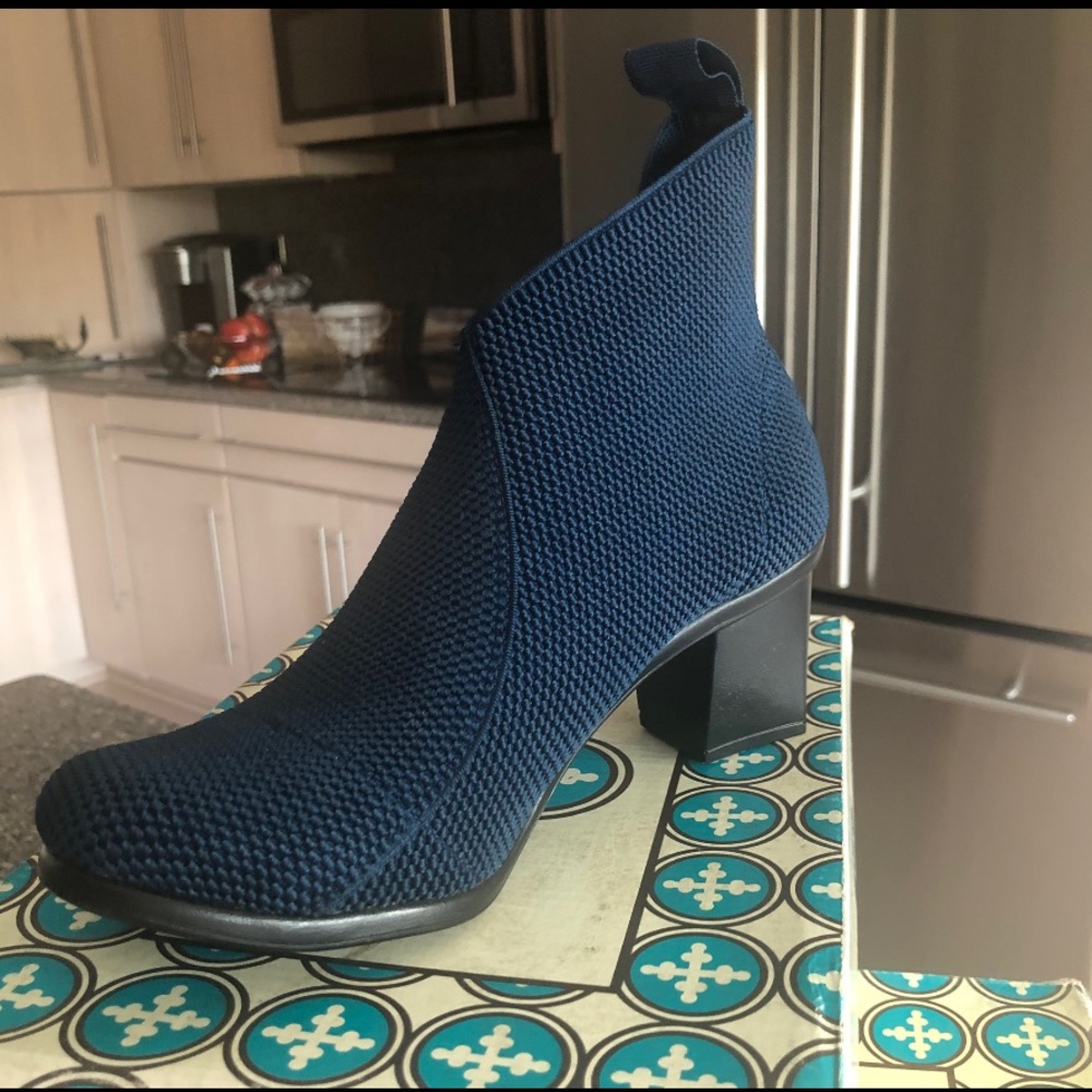 Charleston women’s booties